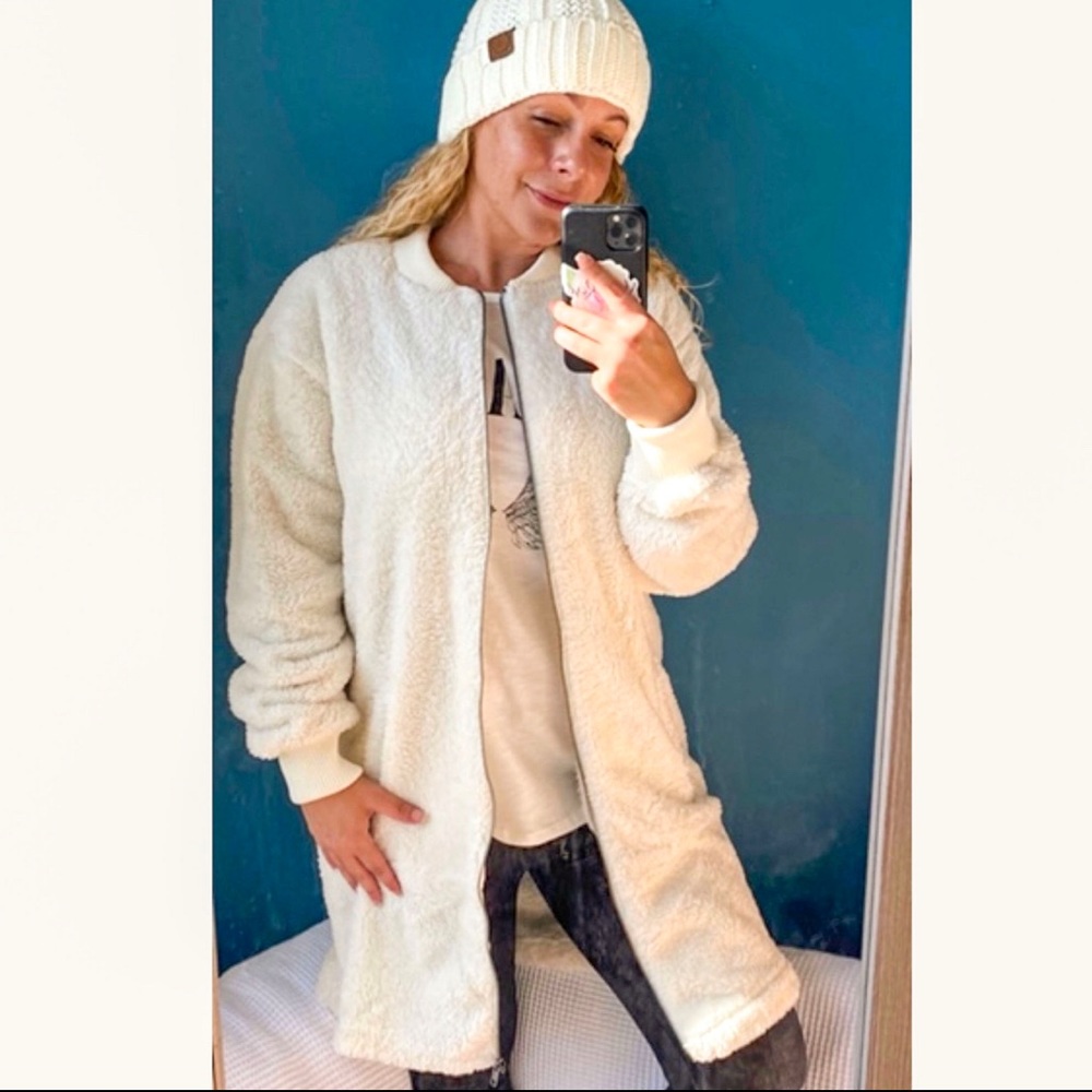 New✨ Ivory Faux Fur Coat Jacket